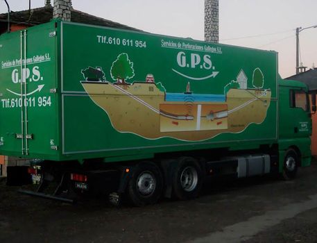 G.P.S. Topos parte de un camión de color verde